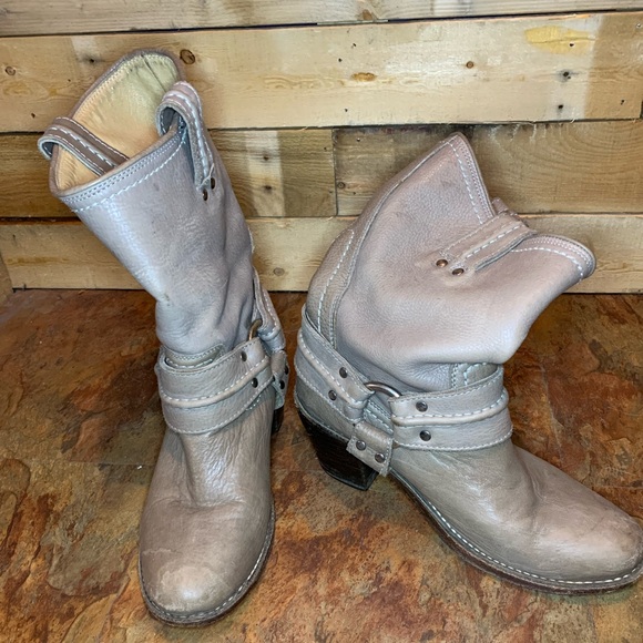 Pre-love Frye Boots Mushroom Colored Leather - Picture 2 of 5